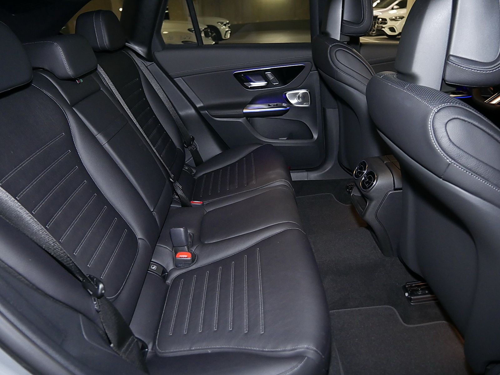 Mercedes-Benz GLC 300 d 4MATIC AMG MBUX Burm Night Ambiente