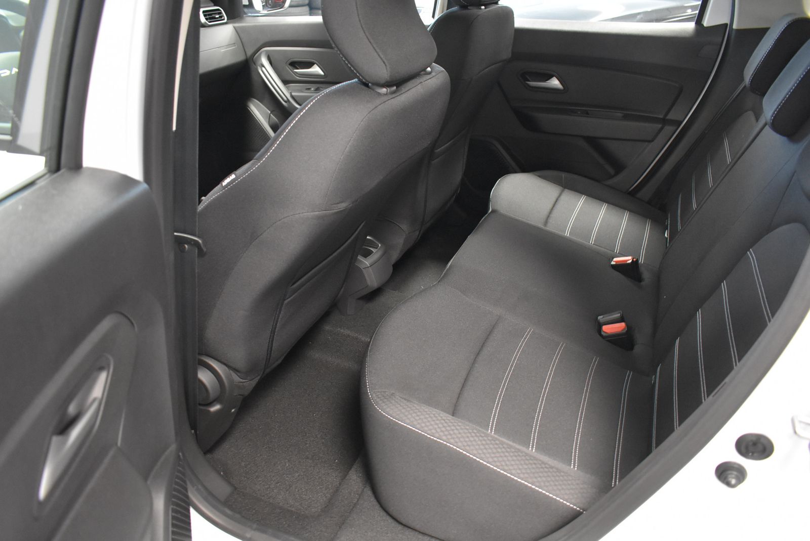 Dacia Duster 4WD - Samsaru's Car Outlet
