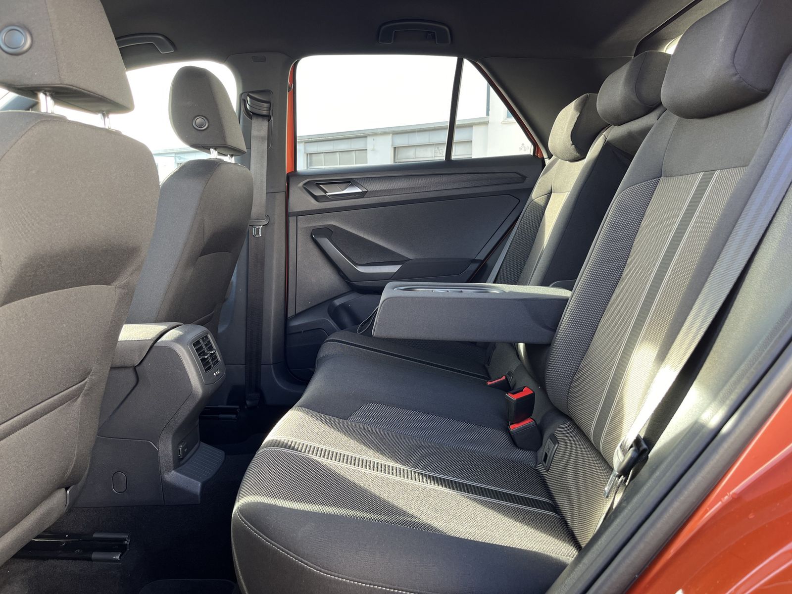 Volkswagen T-Roc 2.0 TDI DSG Style - Samsaru's Car Outlet
