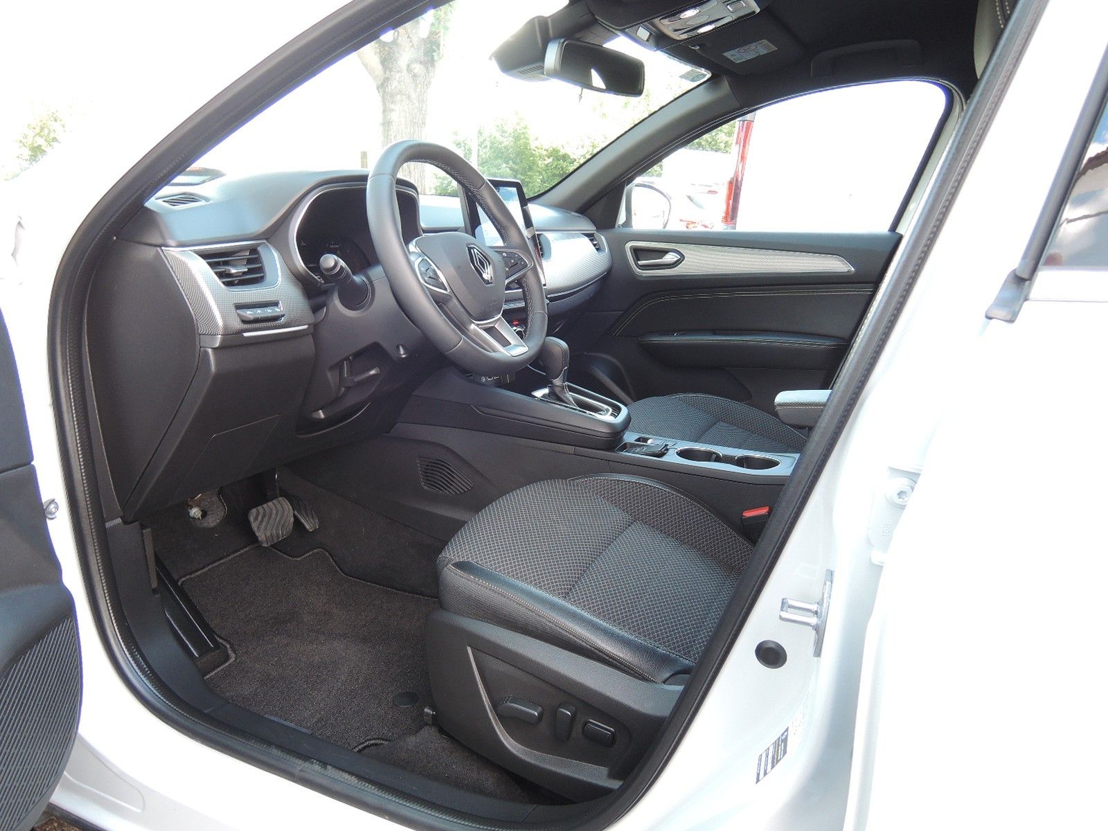 Renault Arkana Mild Hybrid - Samsaru's Car Outlet