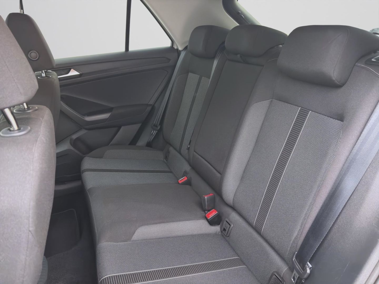 Volkswagen T-Roc 1.5 TSI DSG LIFE - Samsaru's Car Outlet