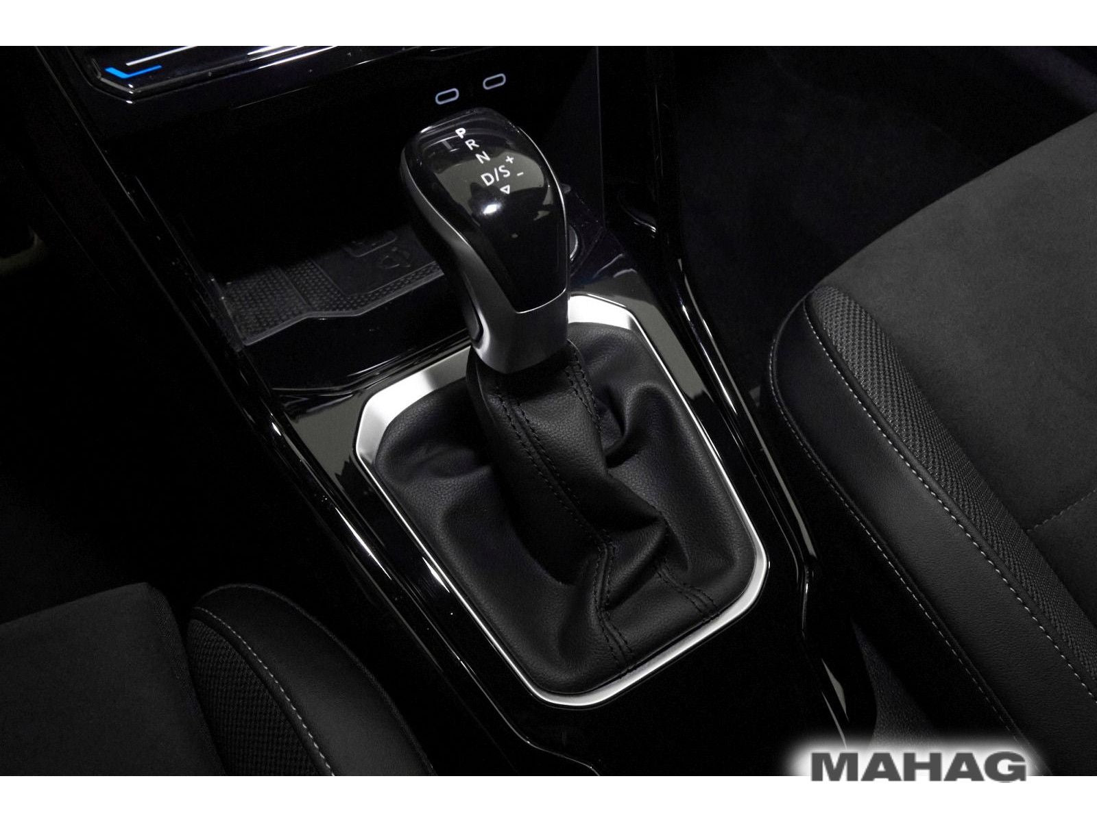 Volkswagen T-ROC 1.5 TSI R-Line - Samsaru's Car Outlet