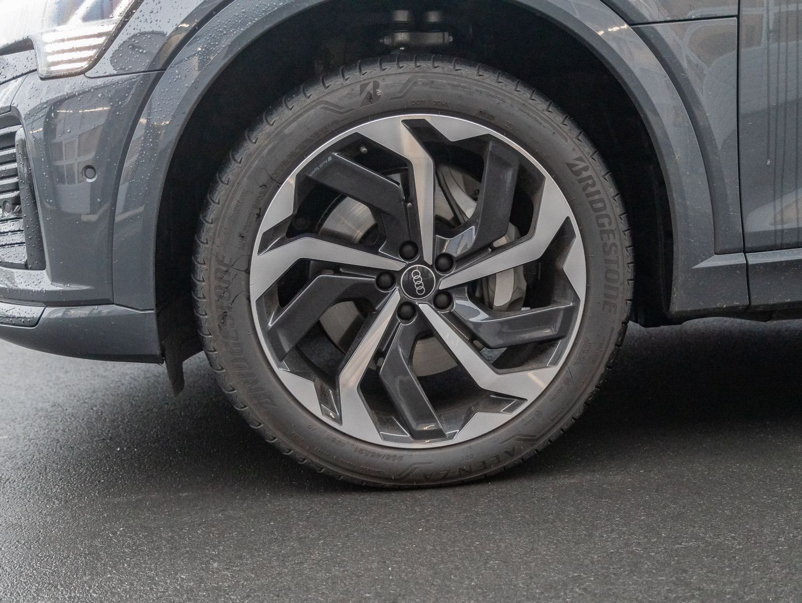 Audi Q8 S line 50 e-tron quattro - Samsaru's Car Outlet