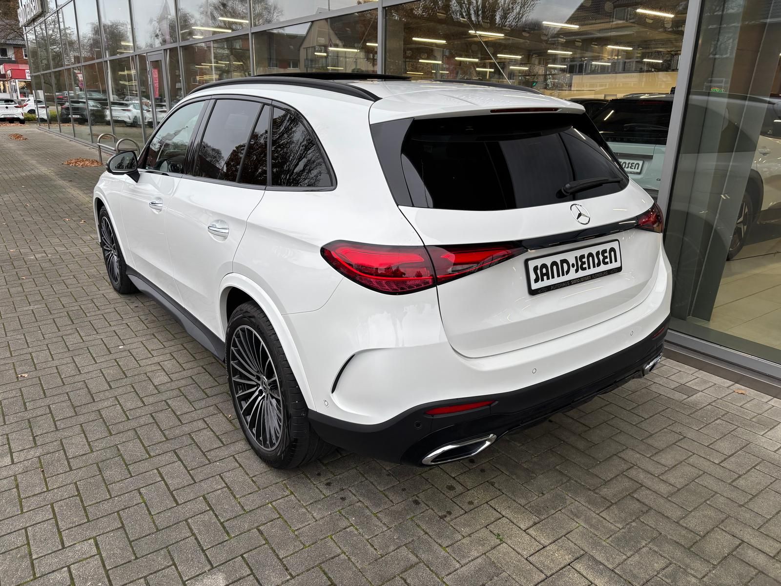 Mercedes-Benz GLC 300 d 4M AMG Line Prem+ Fahras+ AHK Pano HUD