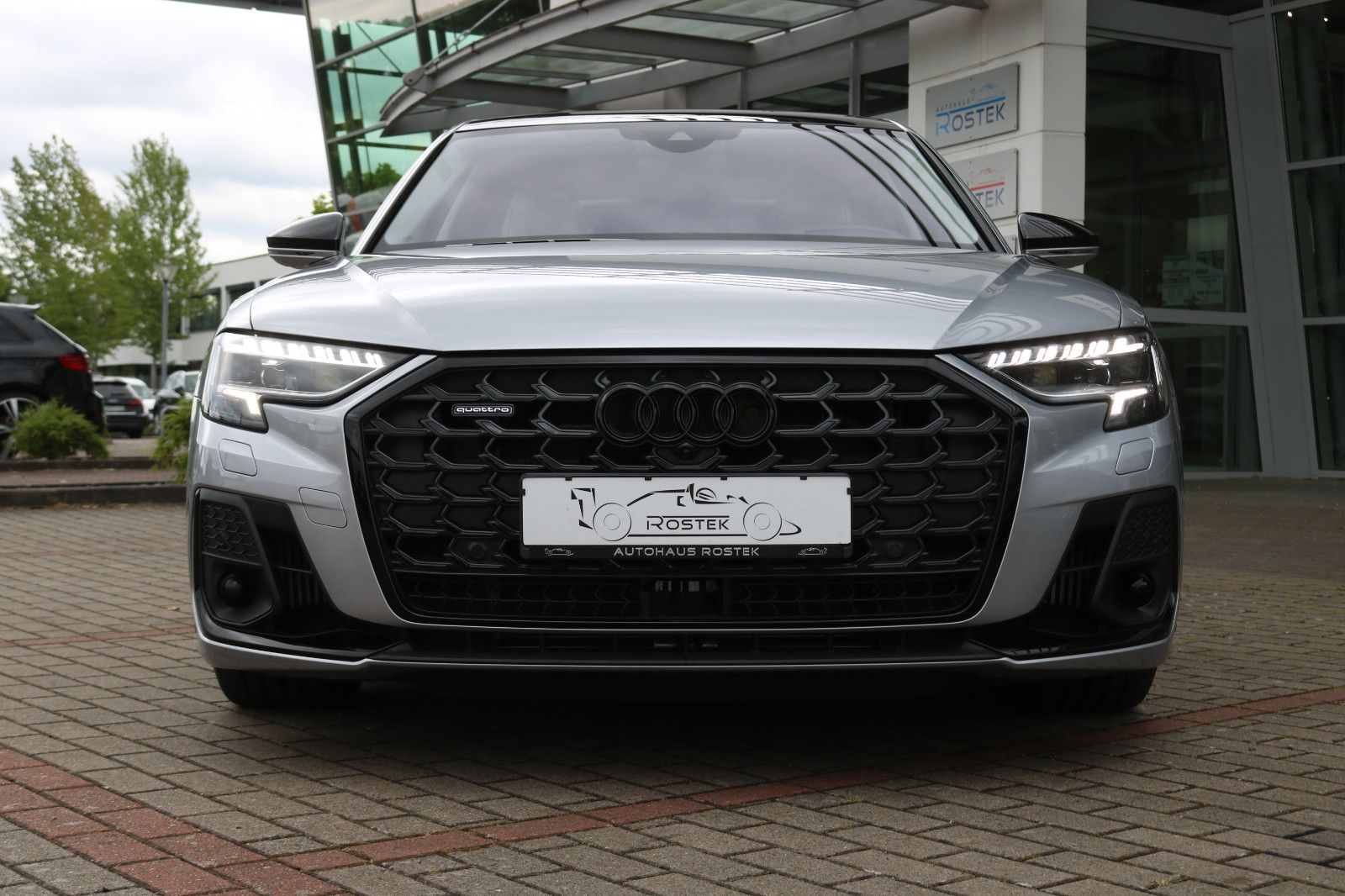 Audi A8 L 60 TFSI S line - Samsaru's Car Outlet