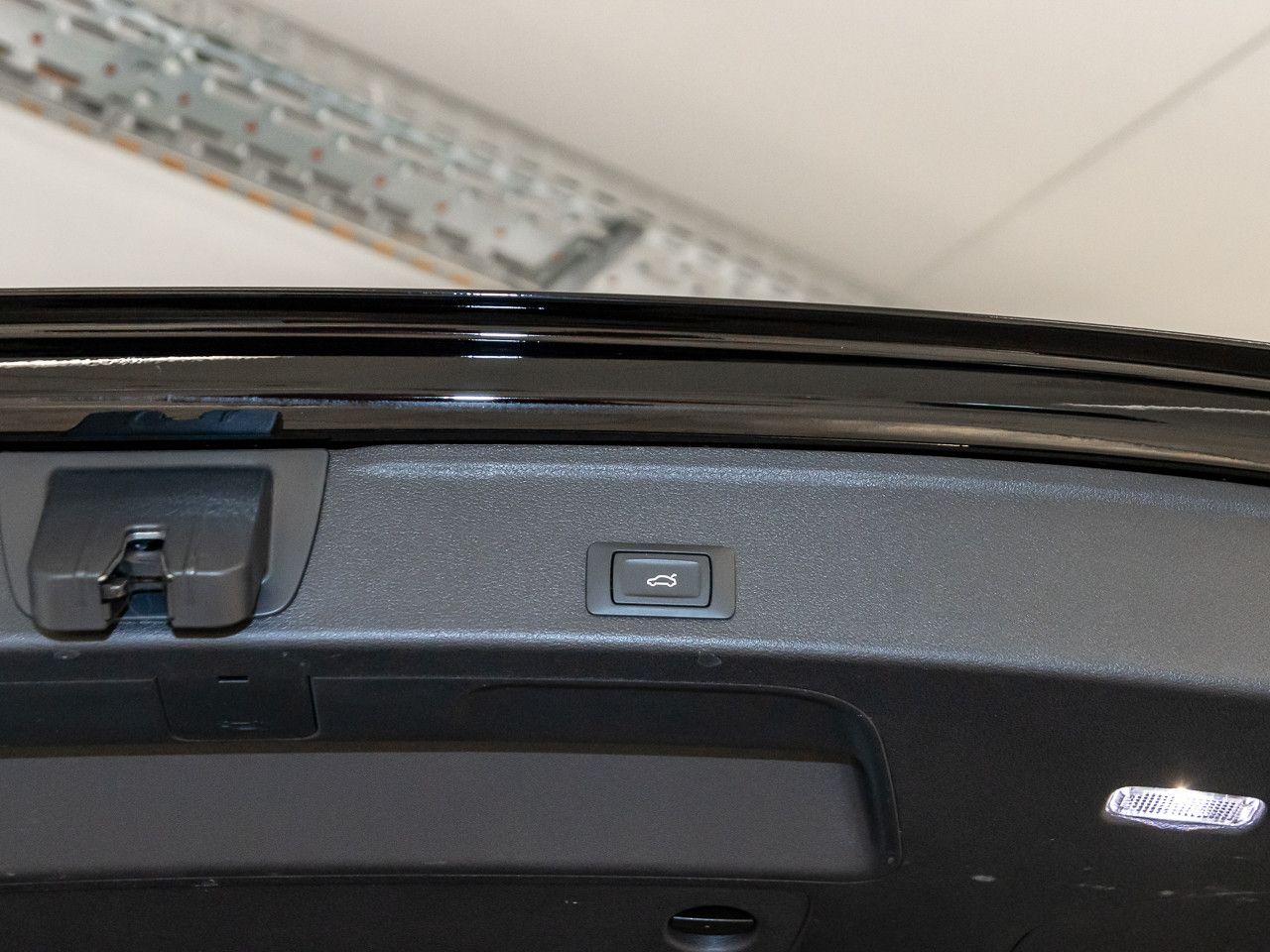 Audi A4 Avant 40 TDI advanced - Samsaru's Car Outlet