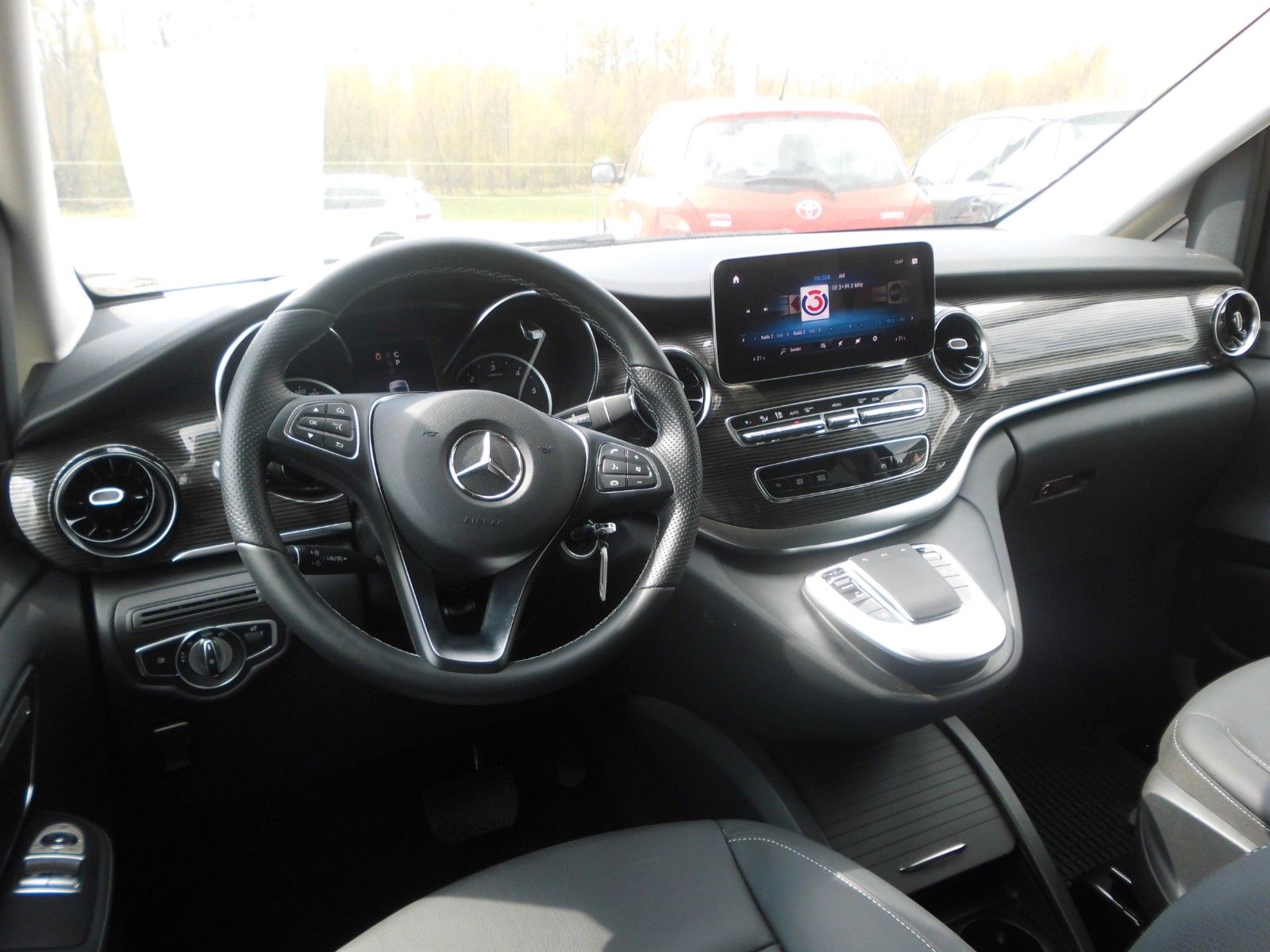 Mercedes-Benz V 220 d AVANTGARDE - Samsaru's Car Outlet