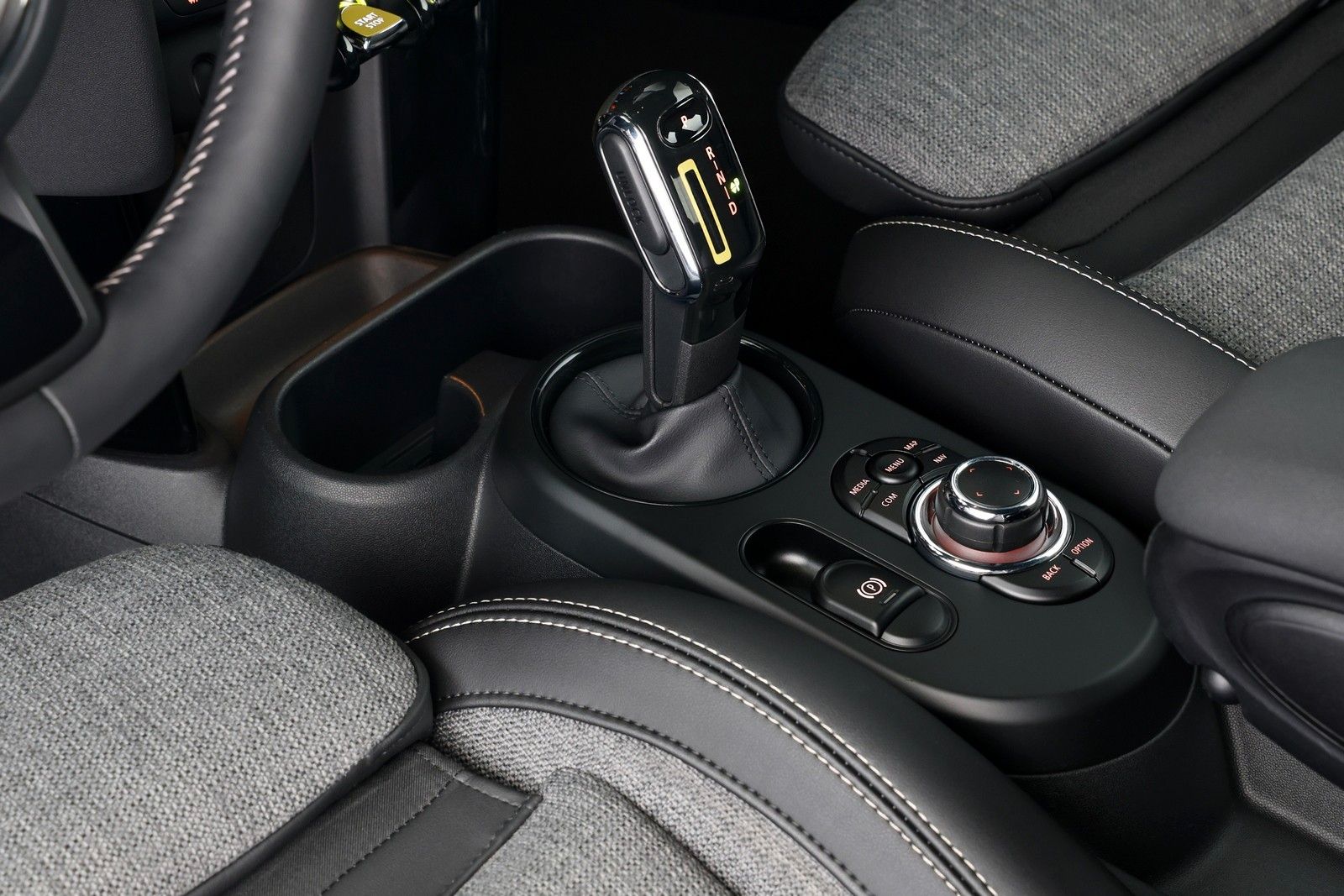 MINI COOPER SE Classic Trim Black - Samsaru's Car Outlet