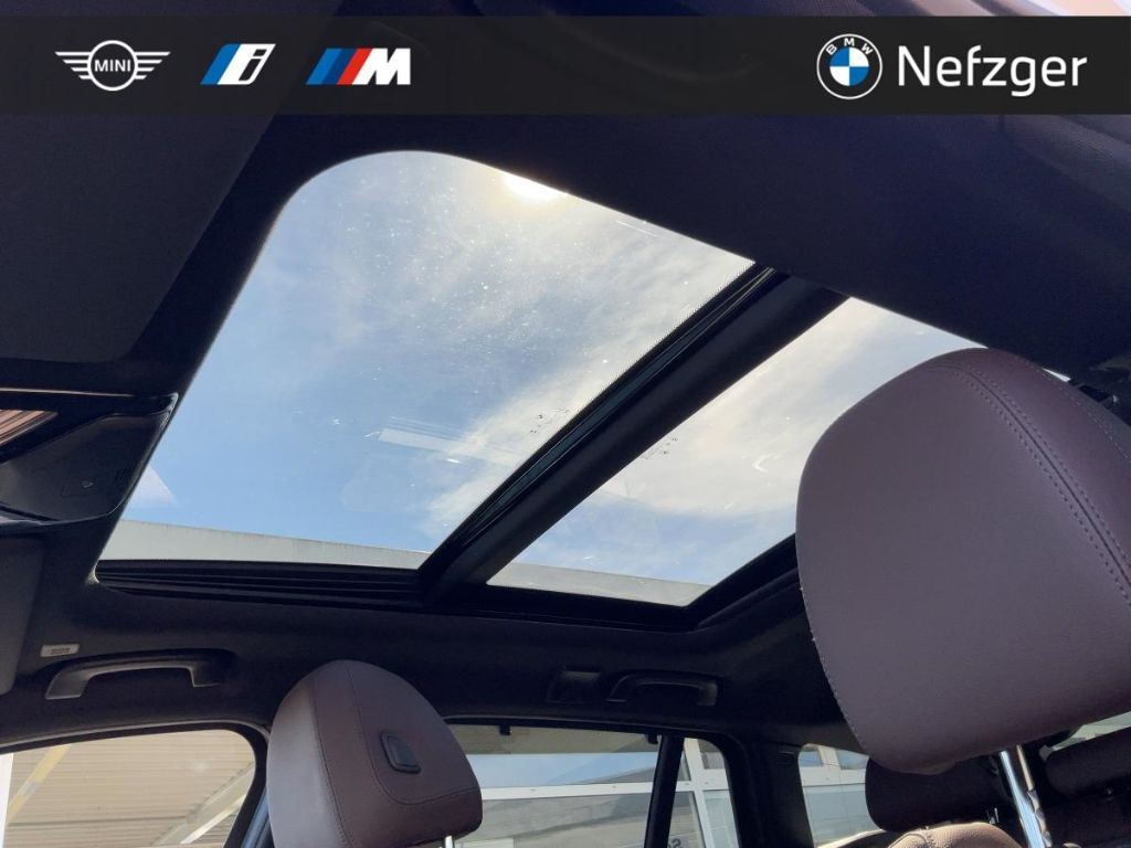 BMW 330 i xDrive Tour. M Sport HUD Pano H/K HiFi AHK