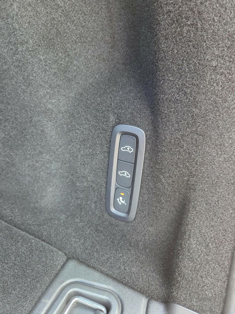 Volvo XC60 B5d AWD Ultimate Dark.Four-C.360.AHK.Stdhz.