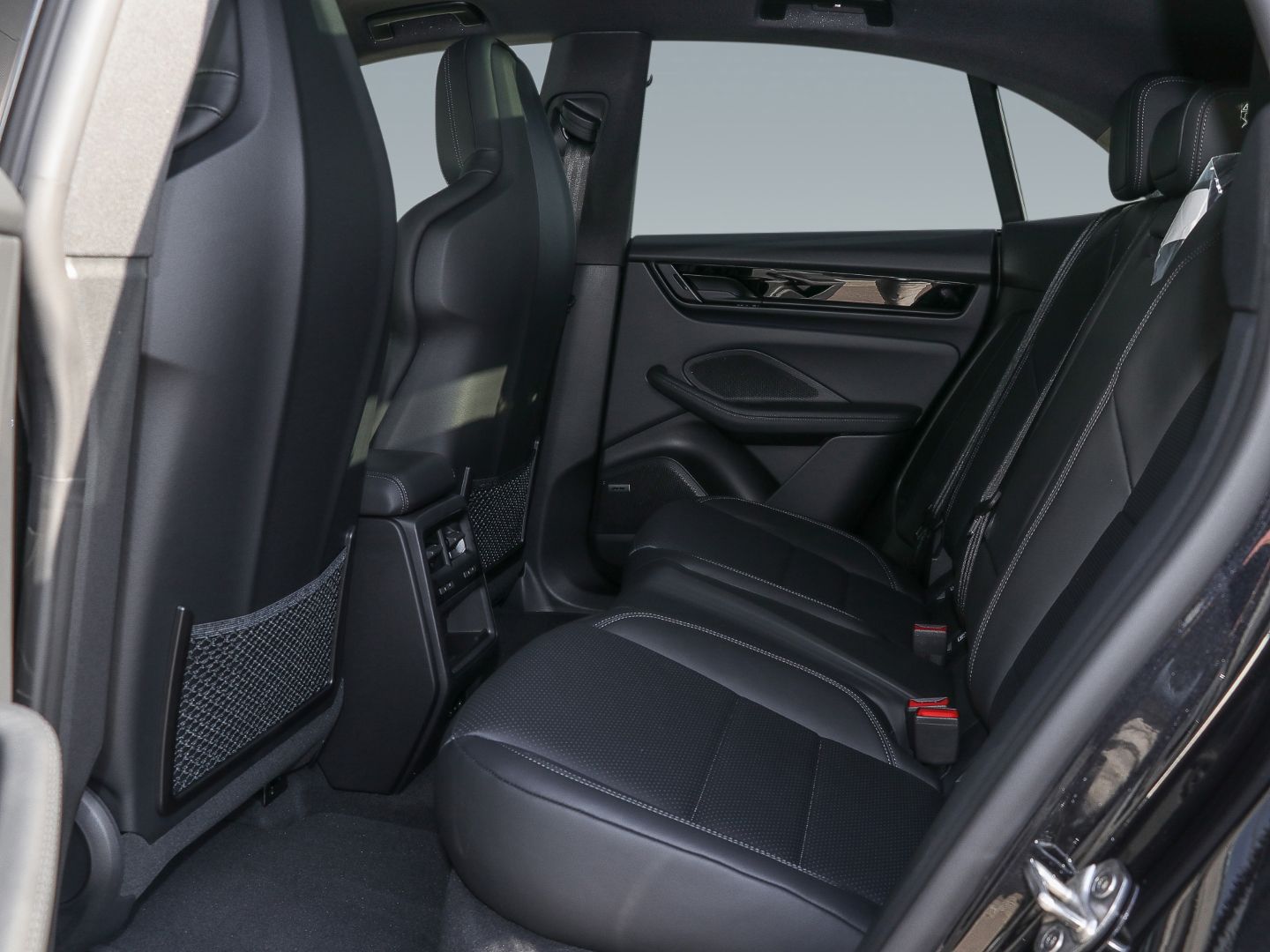 Porsche Macan 4S Surround-View LED-Matrix Abstandstempom