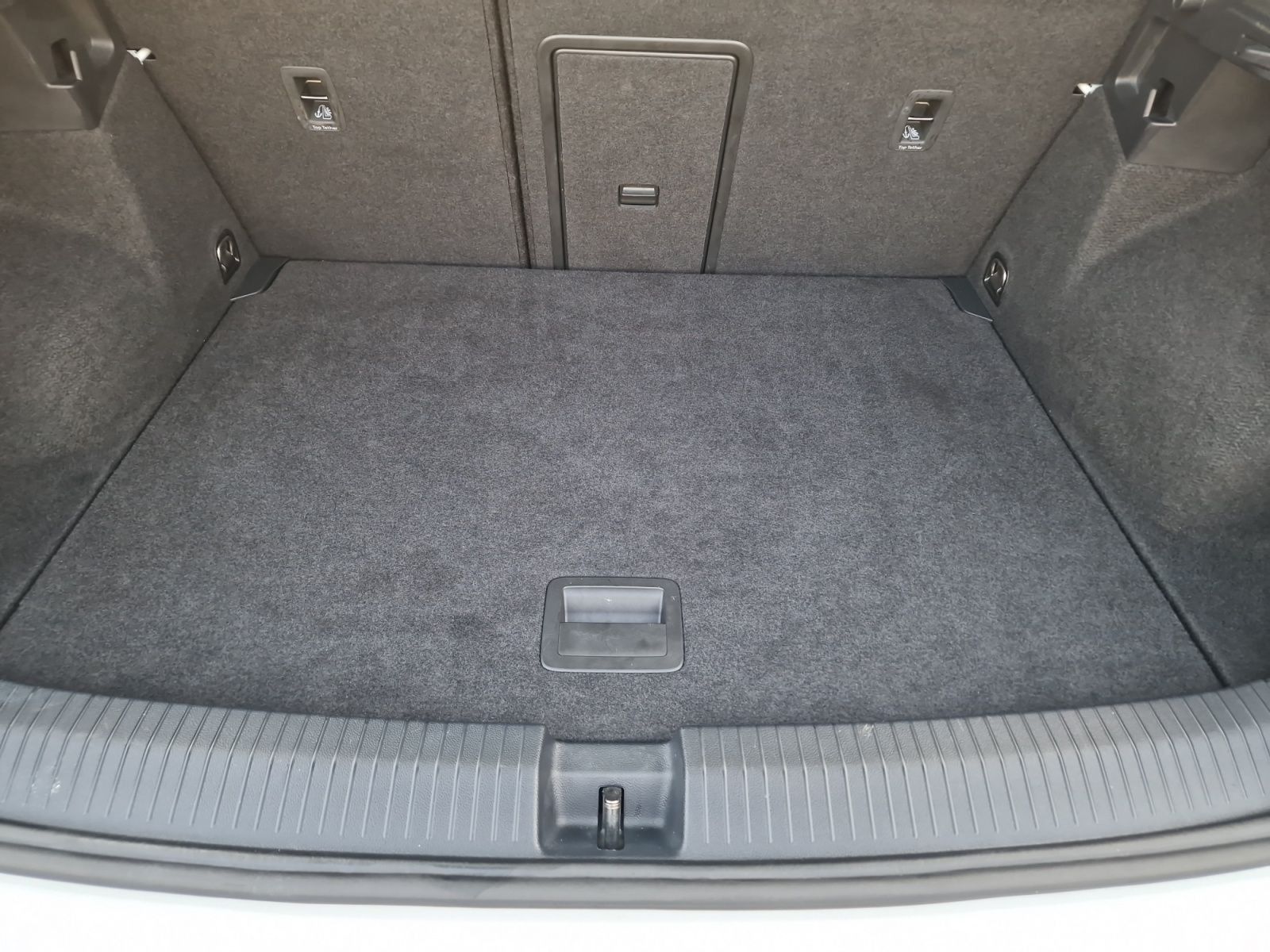 Volkswagen T-Roc 2.0 TSI 4MOTION DSG R - Samsaru's Car Outlet