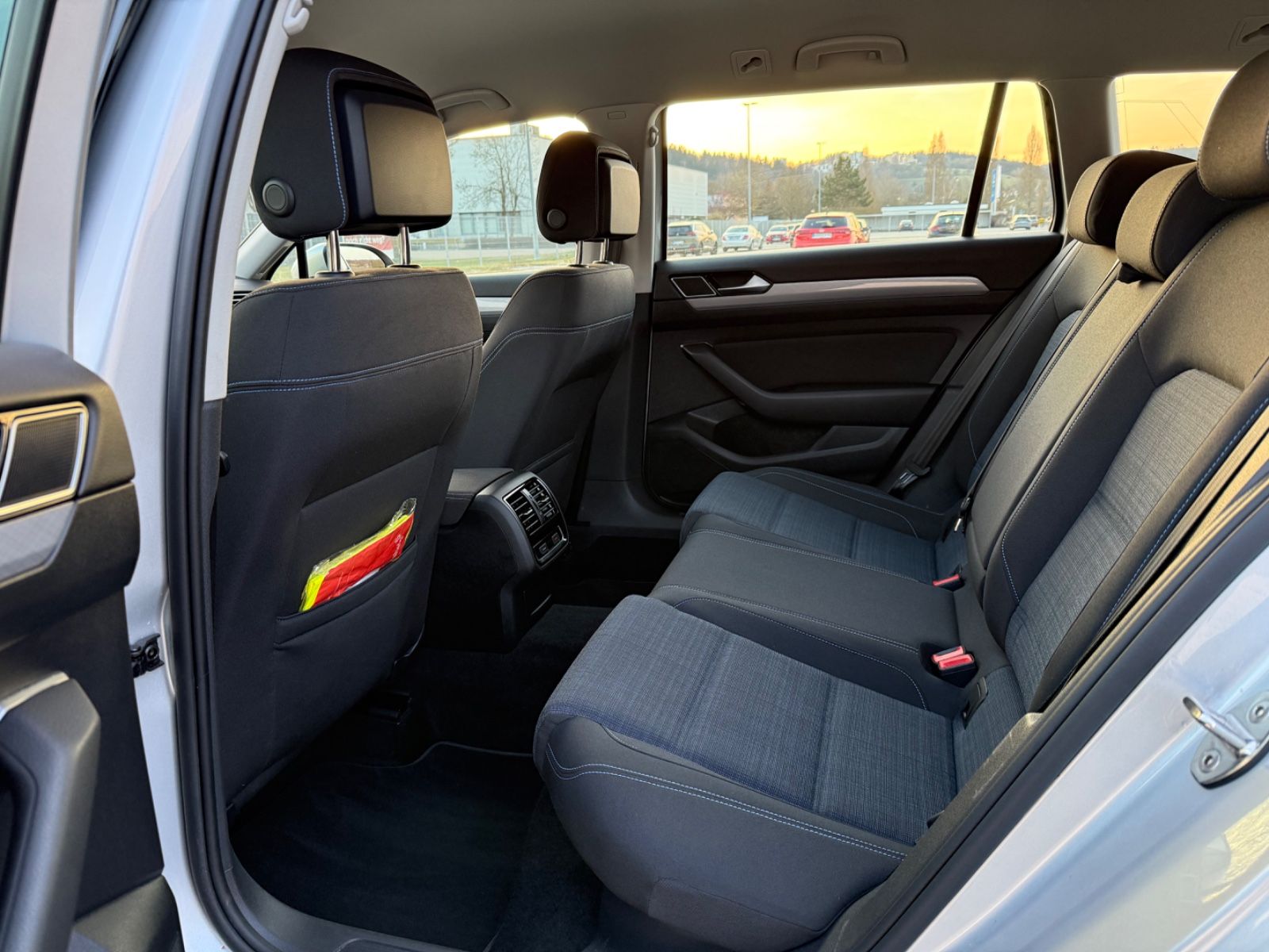 Volkswagen Passat Variant GTE Business - Samsaru's Car Outlet