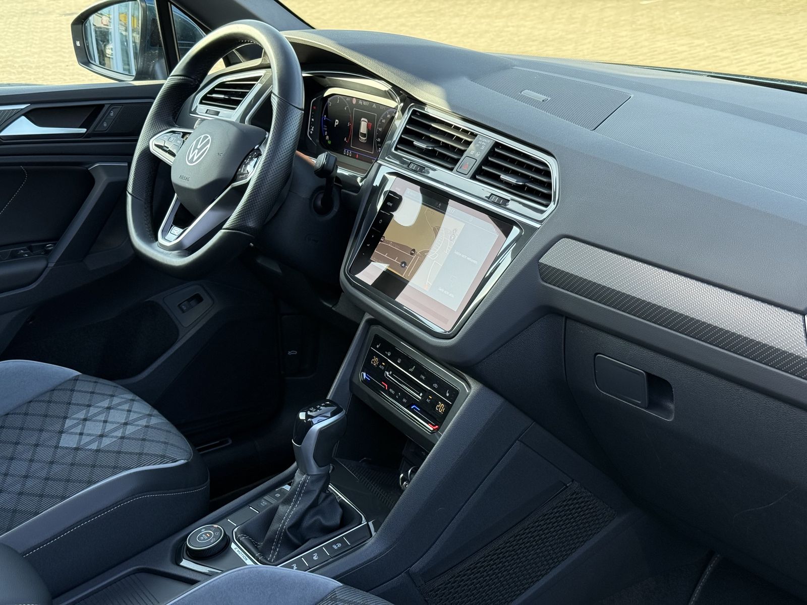 Volkswagen Tiguan R-Line 4-Motion,Pano,AHK,R-Kam,Matrix,ACC