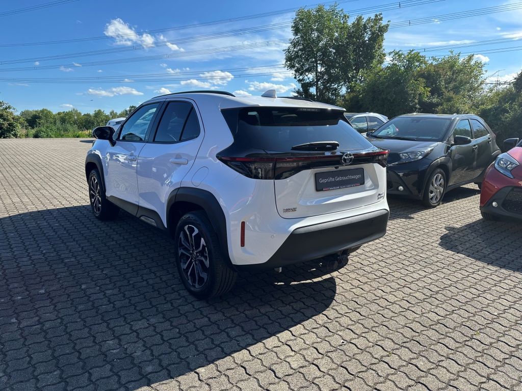 Toyota Yaris Cross AWD-i Team D