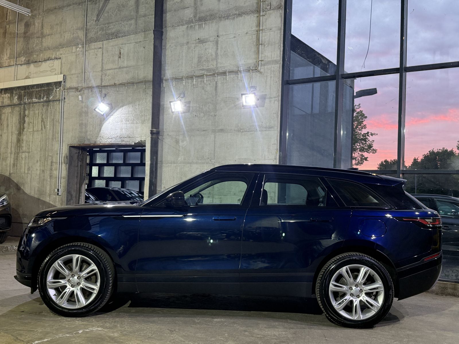 Range Rover Velar P400 - Samsaru's Car Outlet