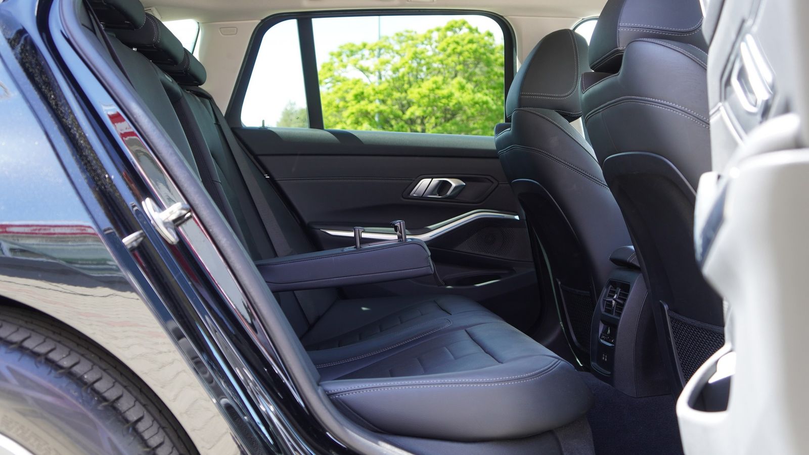 BMW 320e Touring xDrive Sport Line - Samsaru's Car Outlet