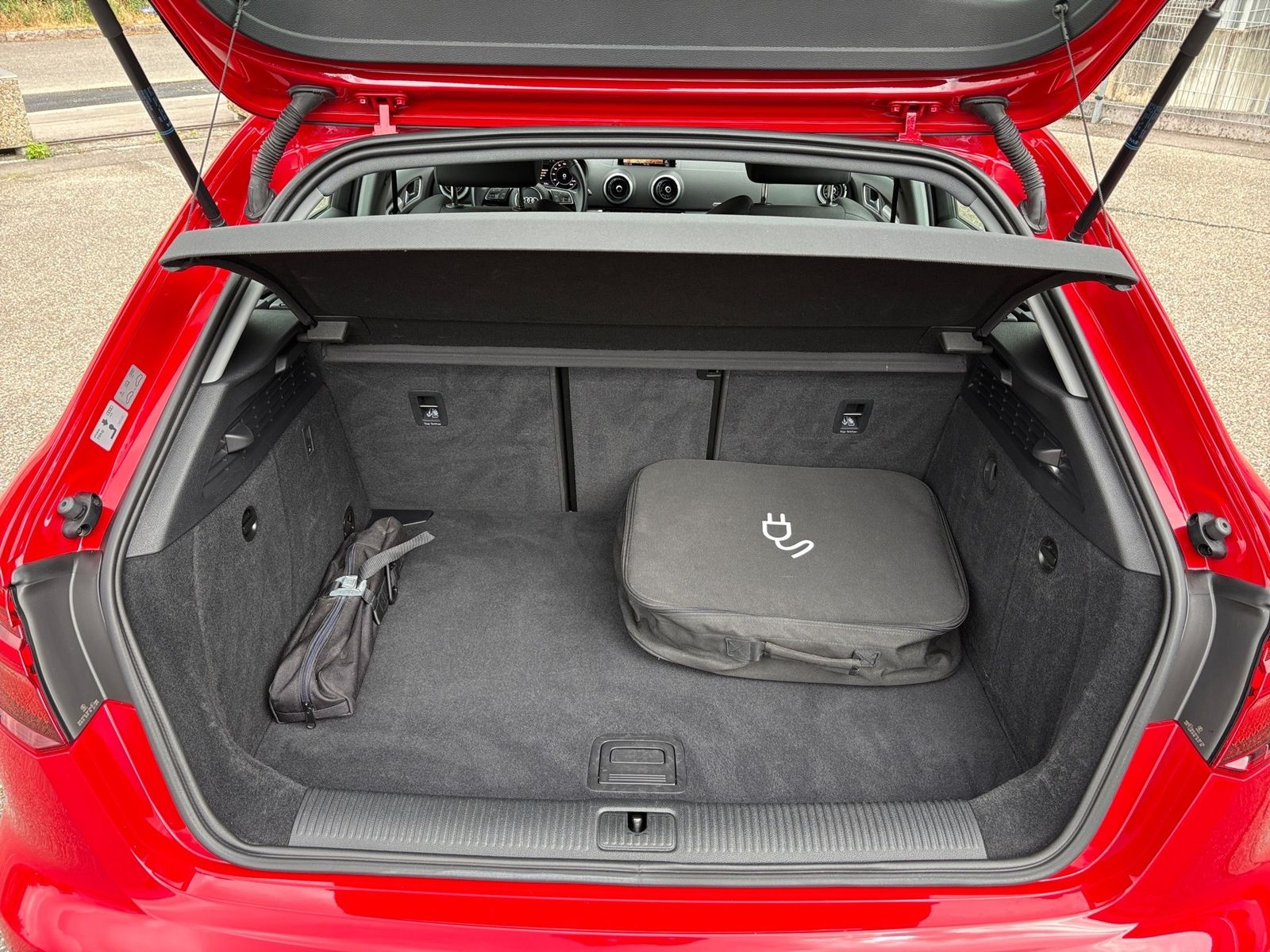 Audi A3 40 e-tron sport - Samsaru's Car Outlet
