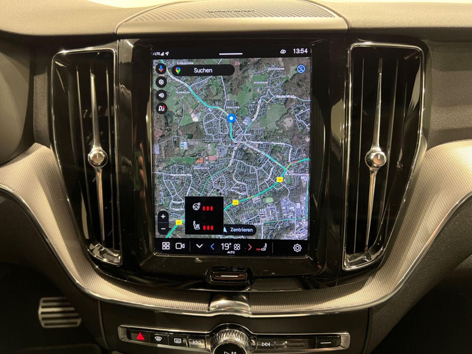 Volvo XC60 R Design AWD - Samsaru's Car Outlet