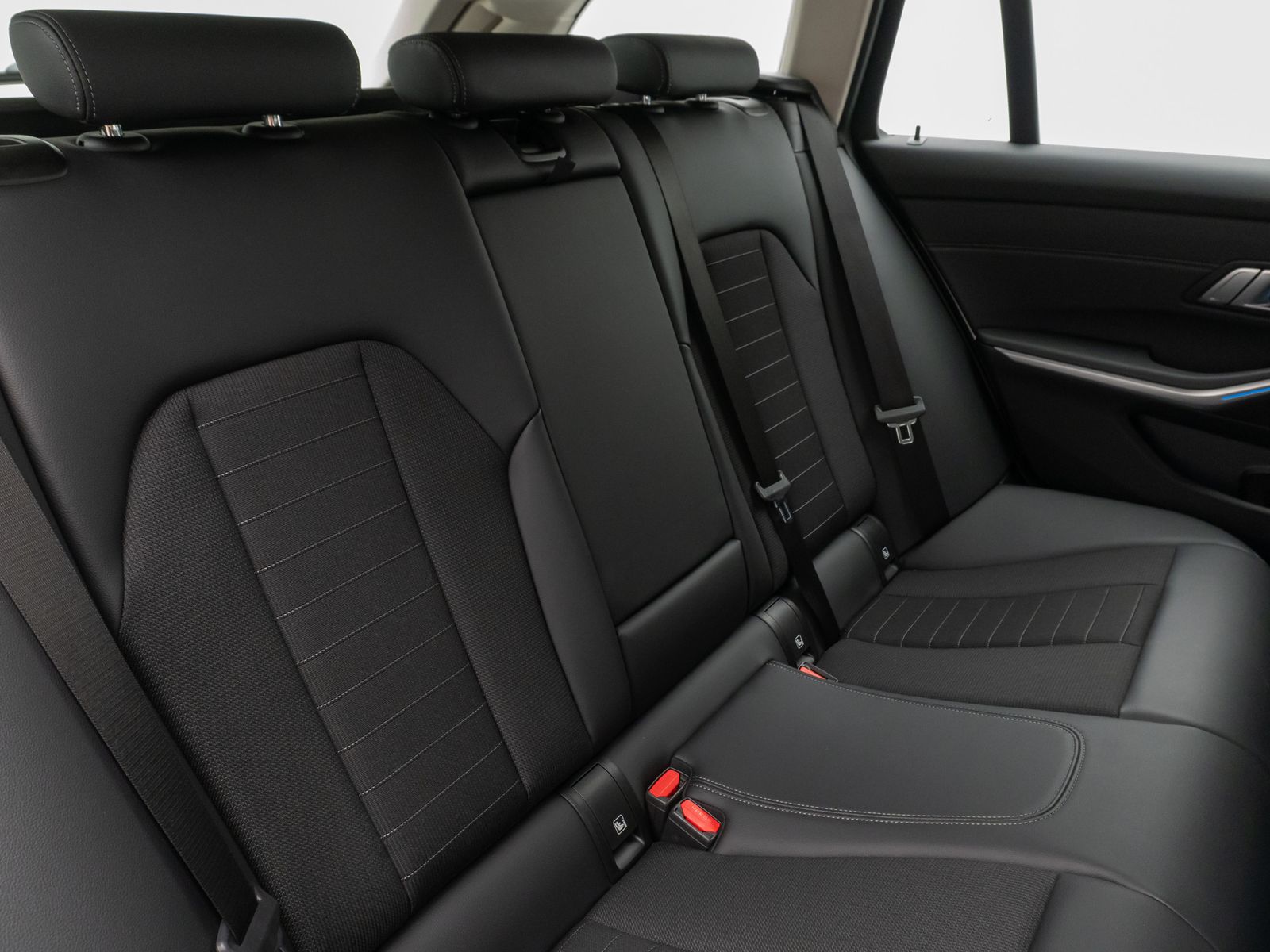 BMW 330e xD Sport Line - Samsaru's Car Outlet