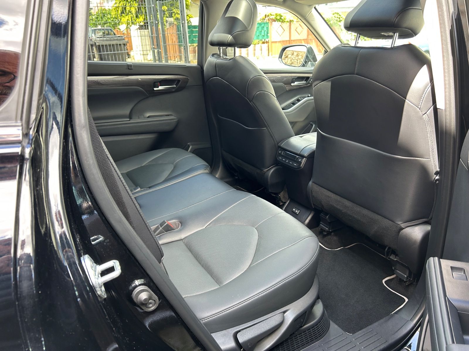 Toyota Highlander Hybrid Luxury AWD ( 7 Sitzplätze )