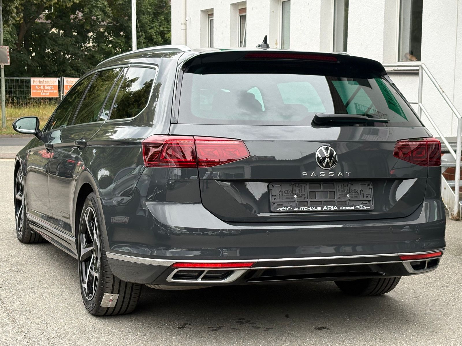 Volkswagen Passat 2.0 TSI DSG Variant 2x R LINE SPORT PAKET