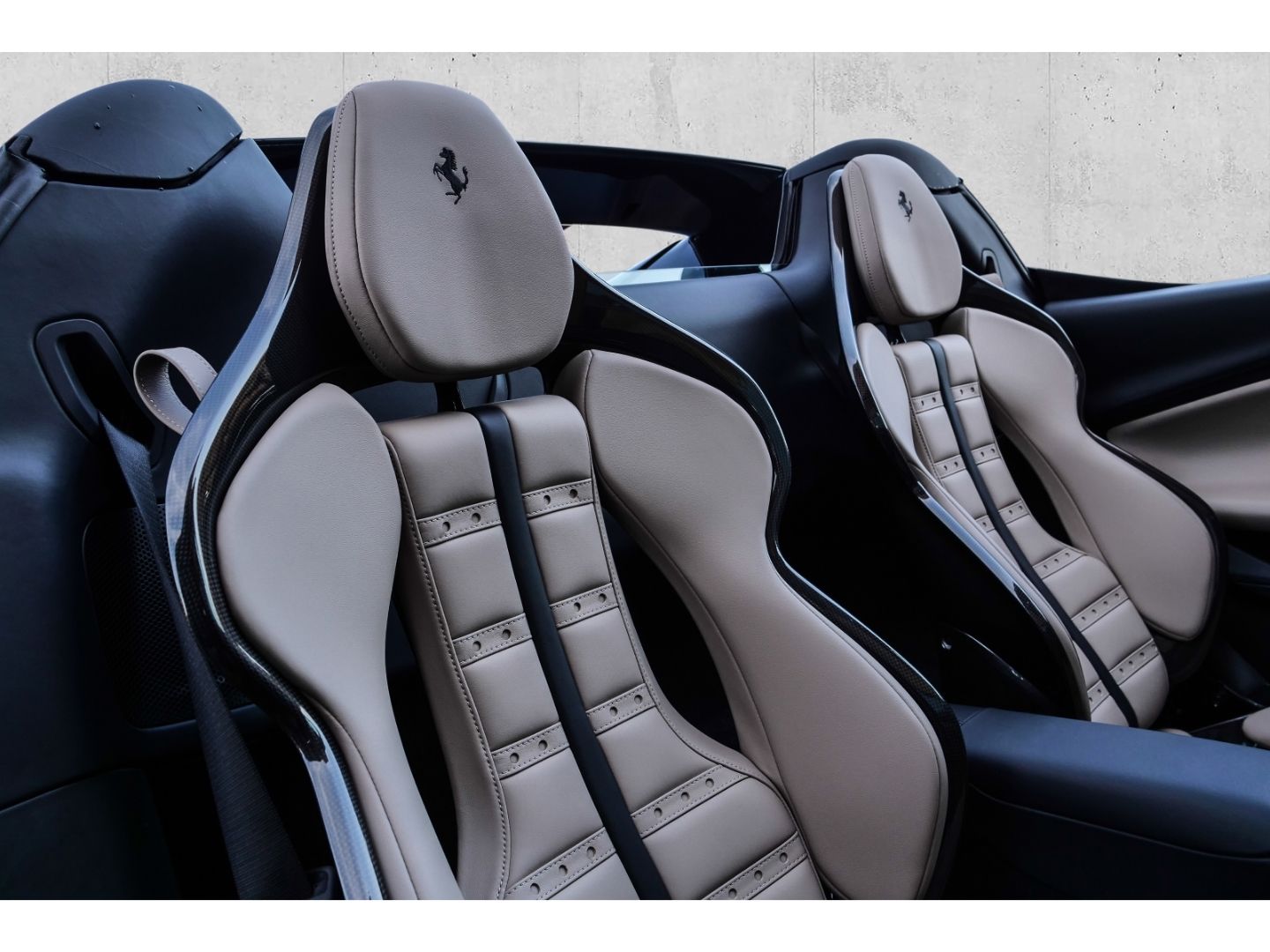Ferrari 296 GTS - Samsaru's Car Outlet