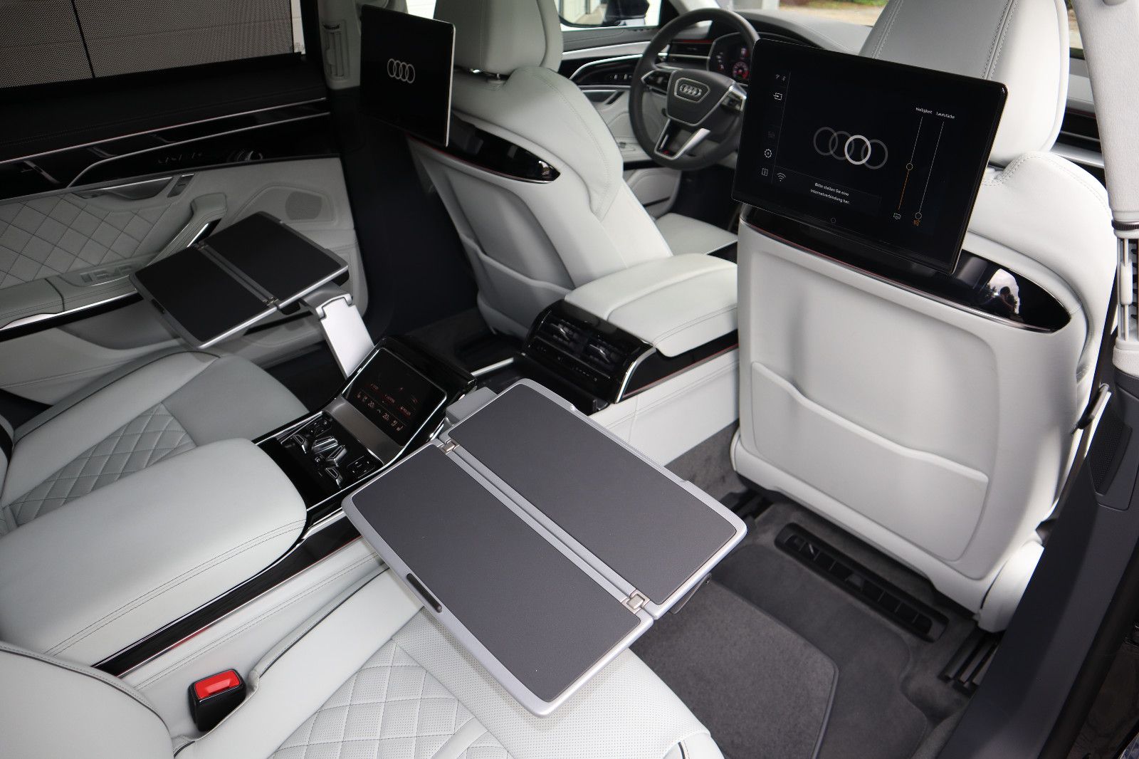 Audi A8L 60 TFSI e lang exclusive - Samsaru's Car Outlet
