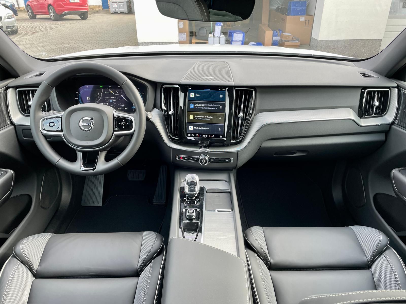 Volvo XC60 B4 AWD Plus Dark 4xSHZ ACC BLIS FHZ STDHZ