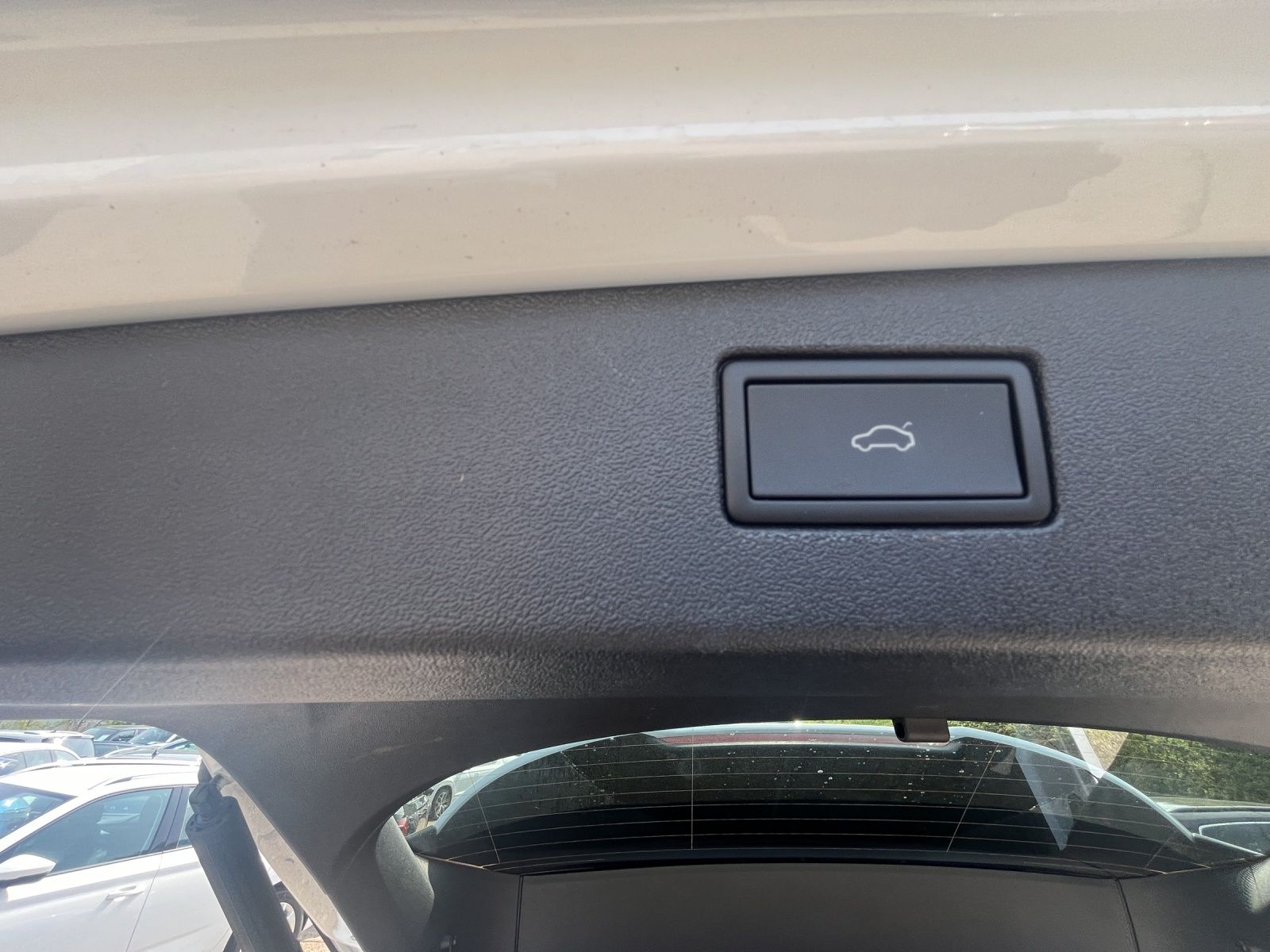 Volkswagen Tiguan TDI R-Line 4M DSG MATRIX AHK PANO 20" NAV