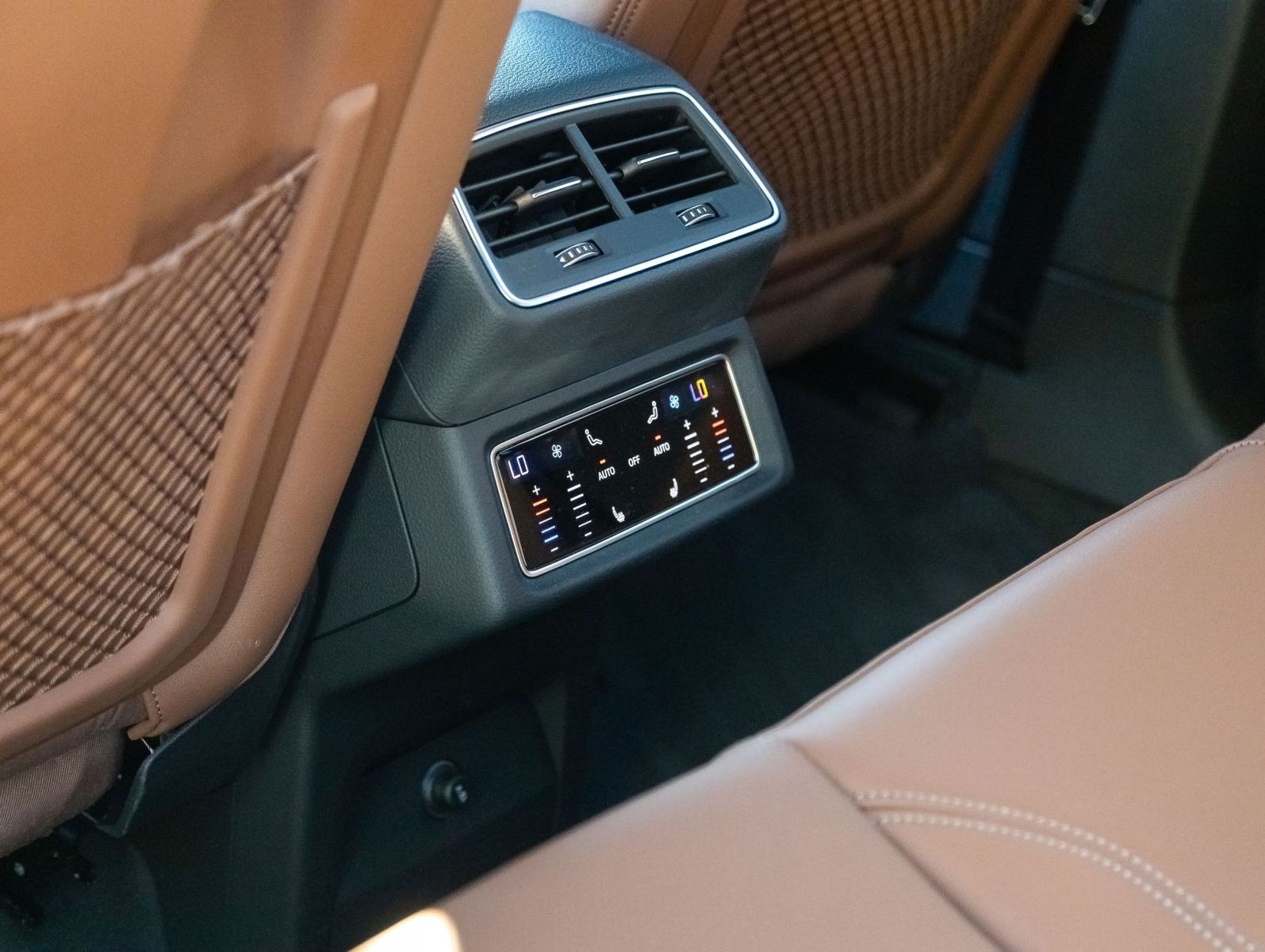 Audi Q8 S line 50 e-tron qu. - Samsaru's Car Outlet