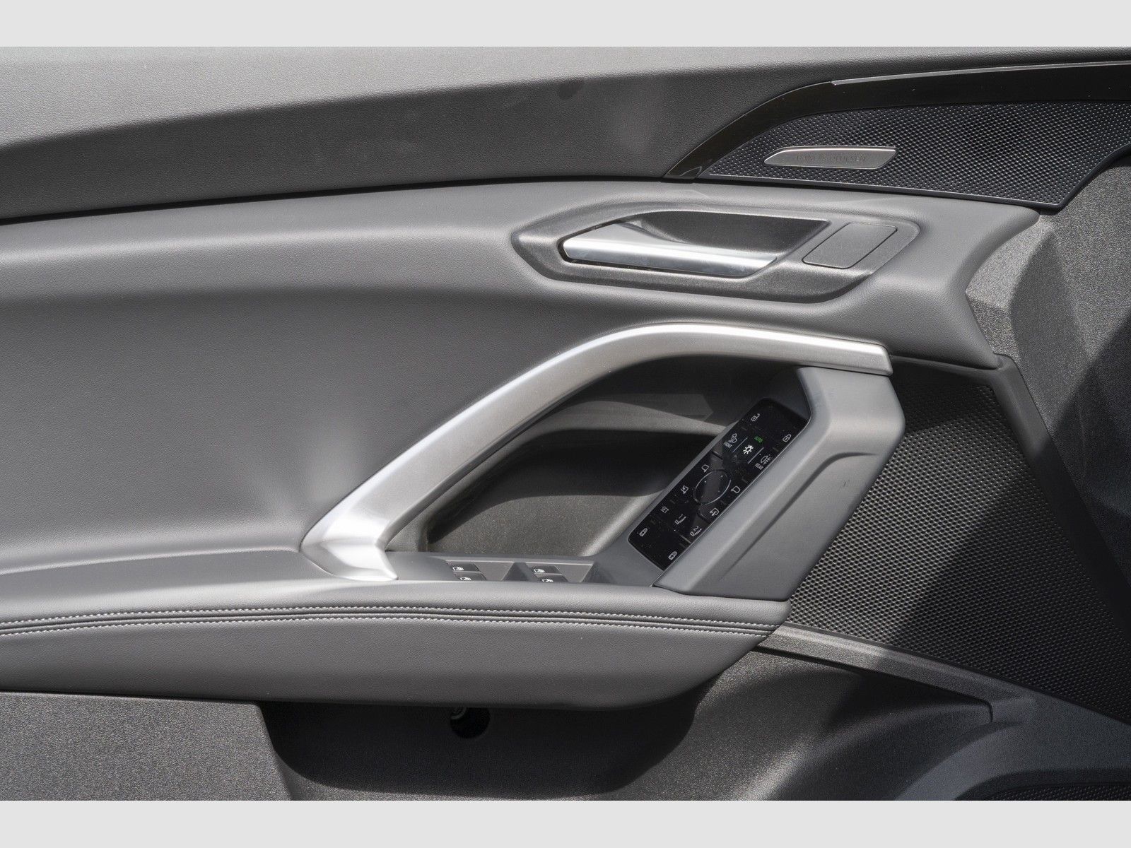 Audi Q5 Sportback TDI quattro S line - Samsaru's Car Outlet