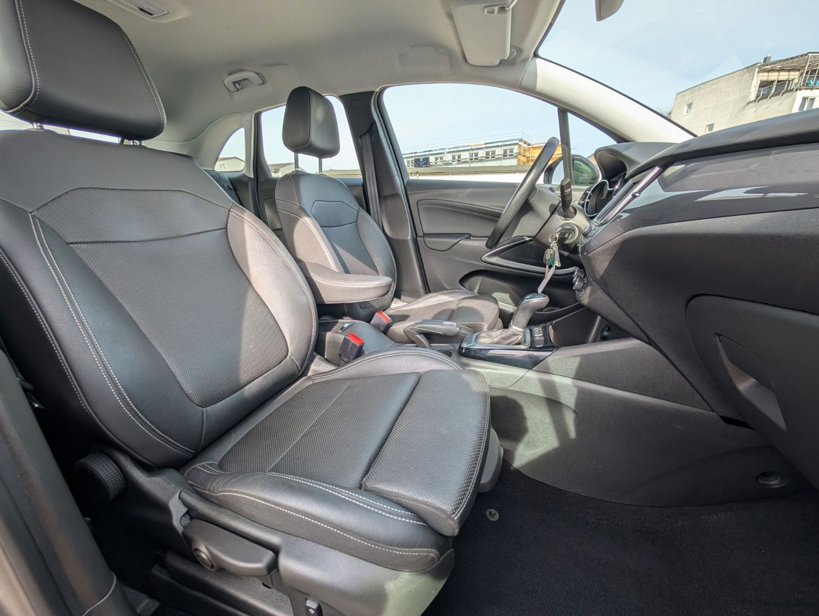 Opel Crossland Elegance 1.5D - Samsaru's Car Outlet
