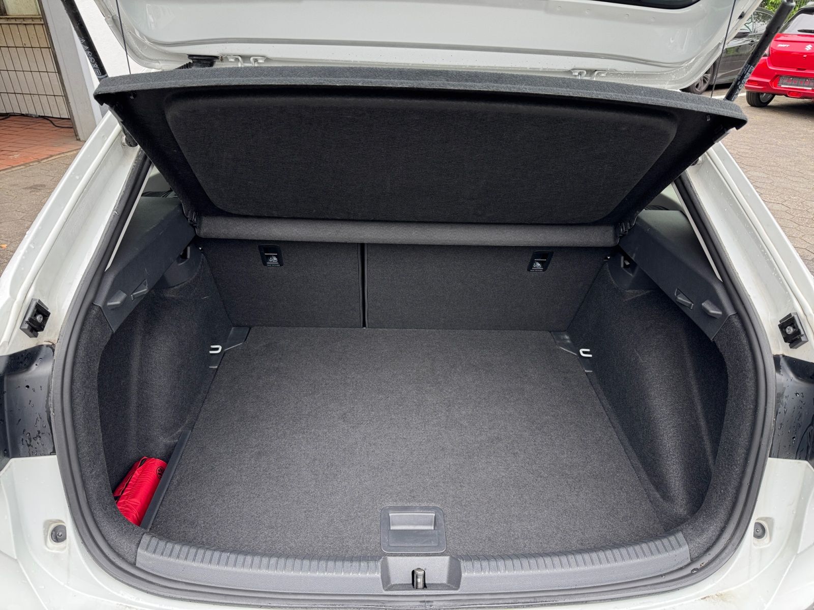 Volkswagen Taigo 1.0 TSI Style - Samsaru's Car Outlet