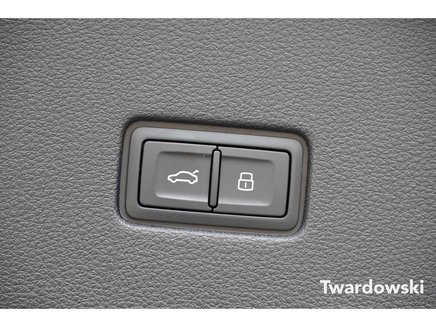Audi Q8 50 TDI S line Pano Hud Matrix 23'' B&O AHK 36
