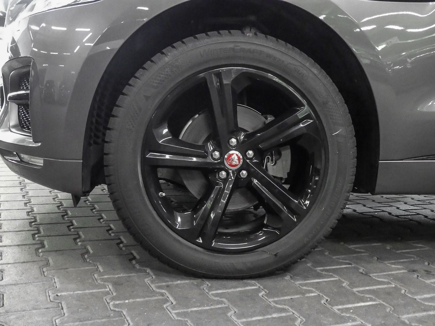 Jaguar F-Pace R-Sport AWD 25d EU6d-T Allrad AHK-abnehmb