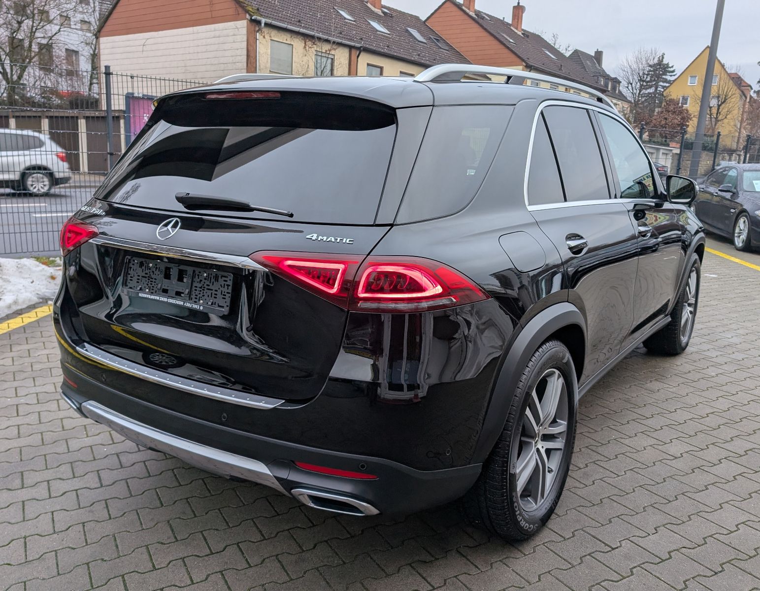 Mercedes-Benz GLE 350e4Matic*1Hd*Dis+*AHK*360°PANO*JungeSterne