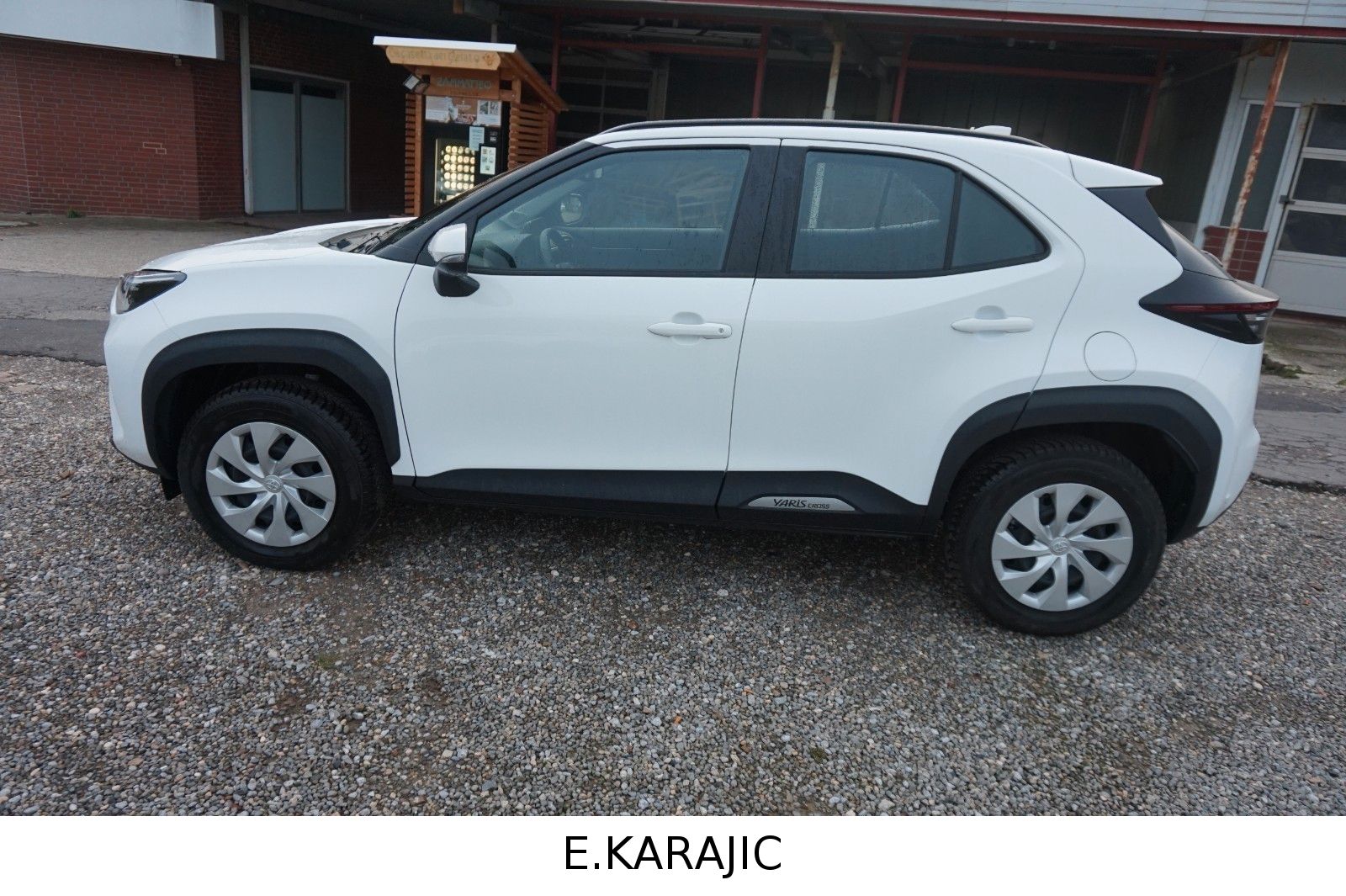 Toyota Yaris Cross Hybrid FWD Business Edition