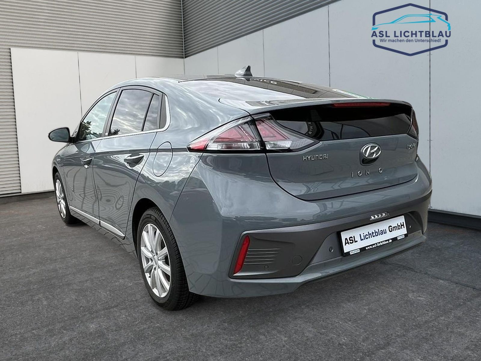 Hyundai IONIQ Facelift Hybrid STYLE - Samsaru's Car Outlet