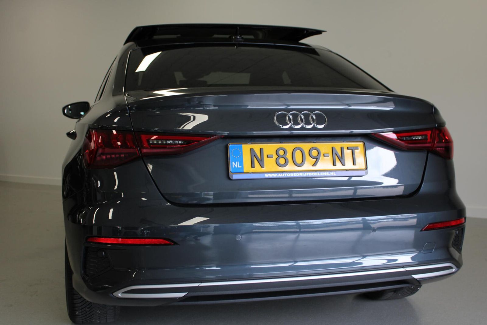 Audi A3 Limousine 30 TFSI Business edition | PANO-DAK