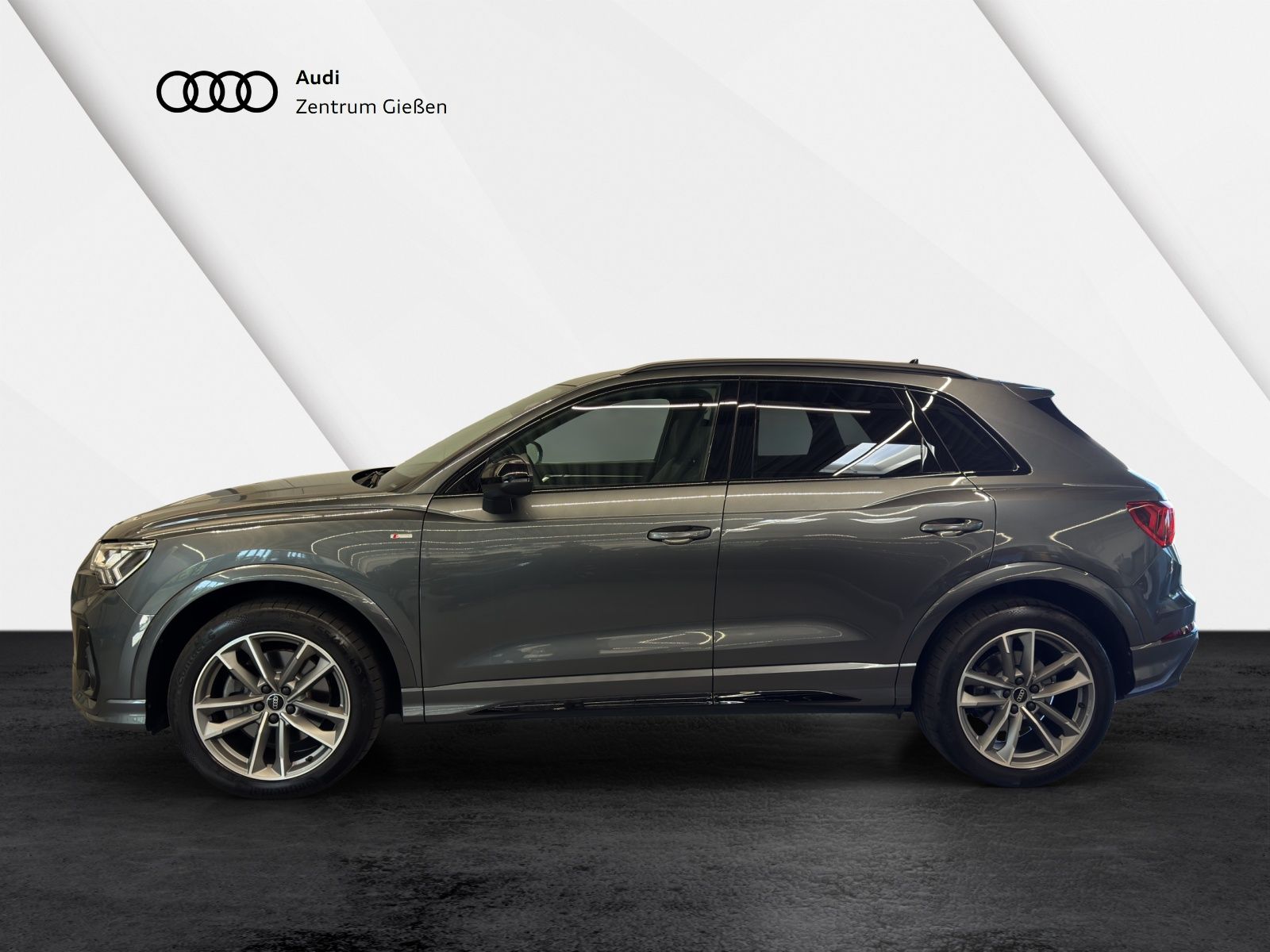 Audi Q3 40 TFSI quattro S line Black - Samsaru's Car Outlet