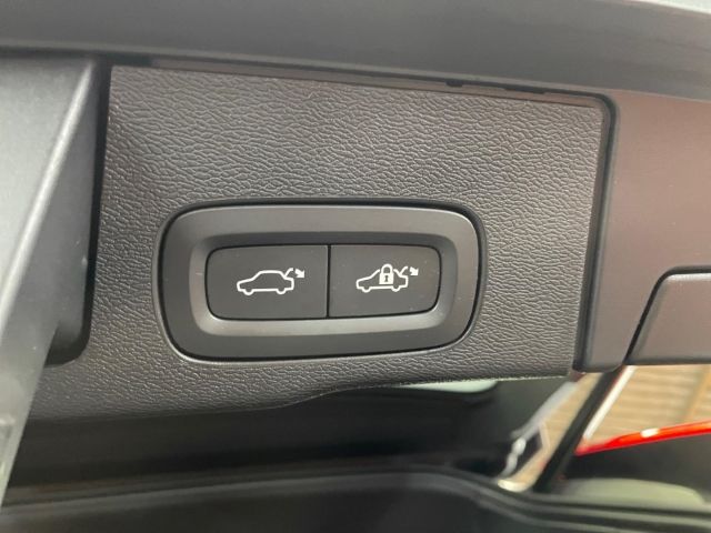 Volvo XC60 B4 D AWD Plus Dark - Panorama Harman/Kardon