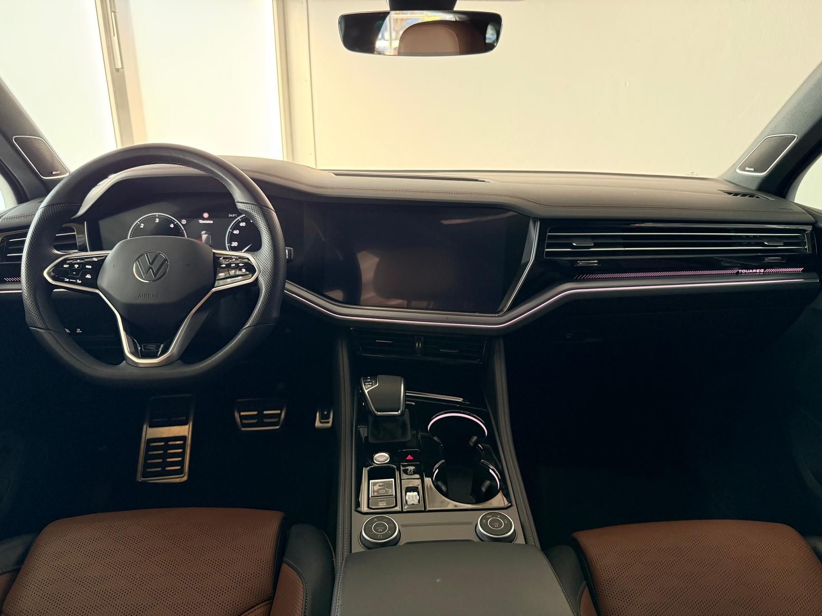 Volkswagen Touareg R-Line-Pano/ACC/AHK/360/Dynaudio/Massage