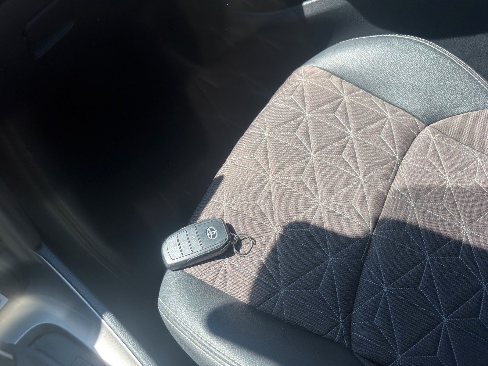 Toyota Yaris Cross Hybrid AWD-i Elegant
