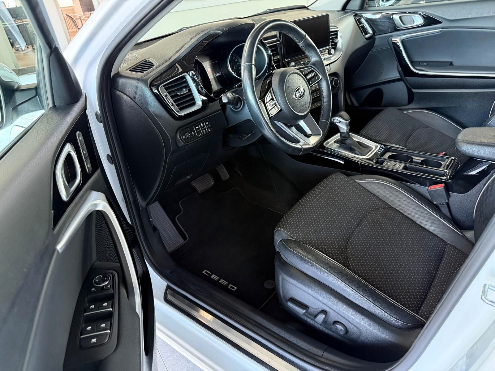 Kia cee'd Sportswagon Plug-in Hybrid Spirit - Samsaru's Car Outlet