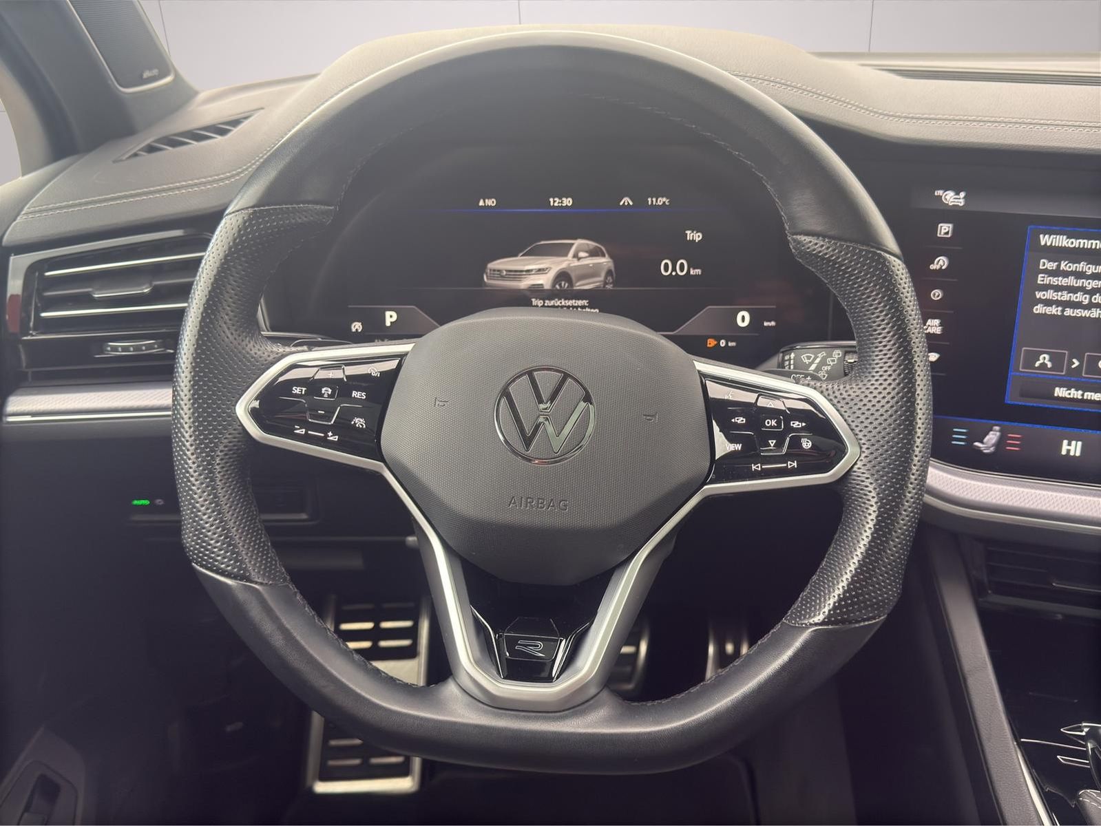 Volkswagen Touareg 3.0V6 TDI DSG R-Line 4x4*ST.HZG*PANO*360