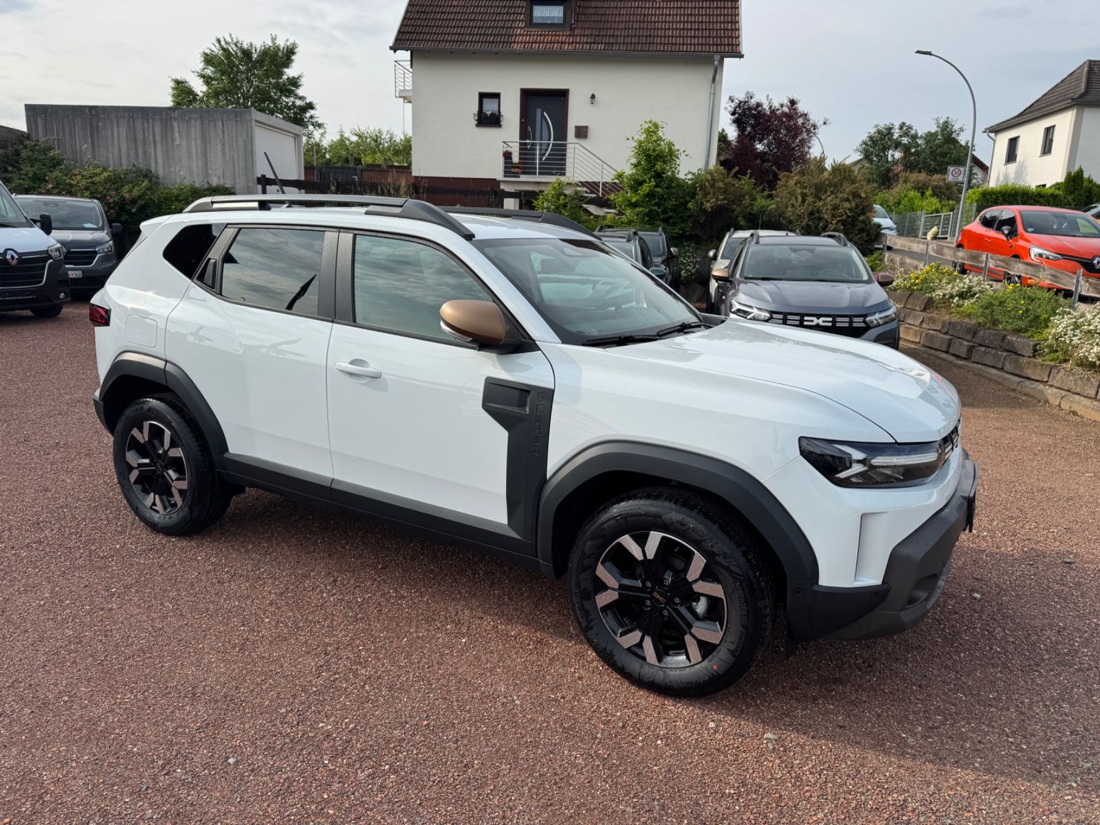 Dacia Neuer Duster Extreme TCE 130 - Samsaru's Car Outlet