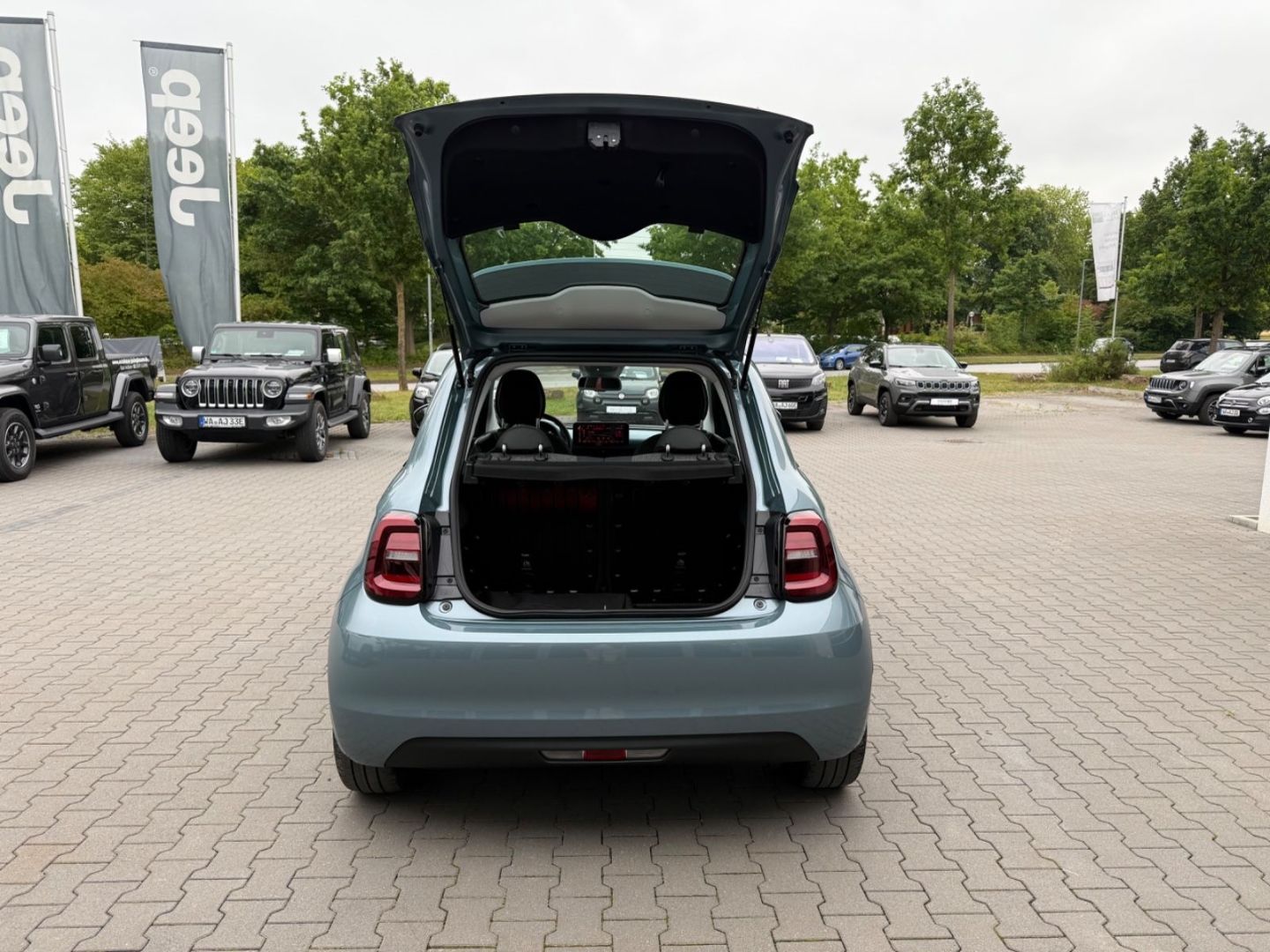 Fiat 500 Icon - Samsaru's Car Outlet