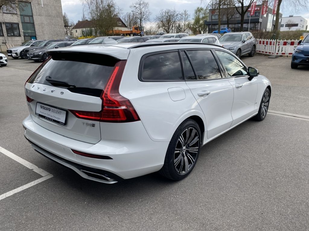 Volvo V60 R Design Plug-In Hybrid AWD T8 Twin Engine E
