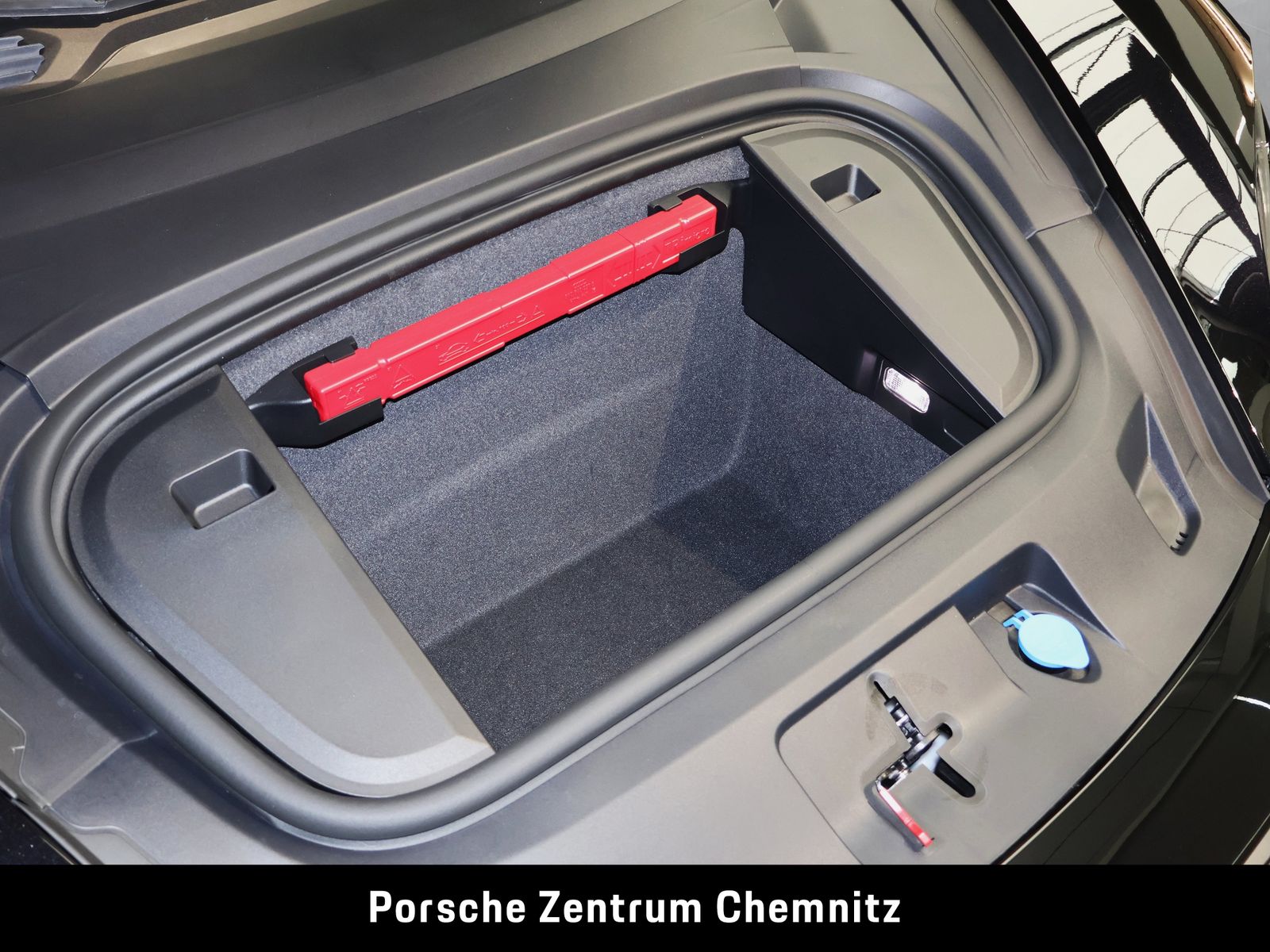Porsche Taycan 4 Großer Akku!;4+1Sitze;Pano;BOSE